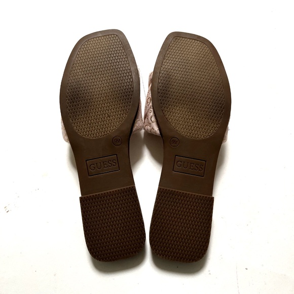 NWOB GUESS Pink Quilted Logo Slide Sandals Slip-On Comfort Size 9 Gold Accent - Picture 8 of 9